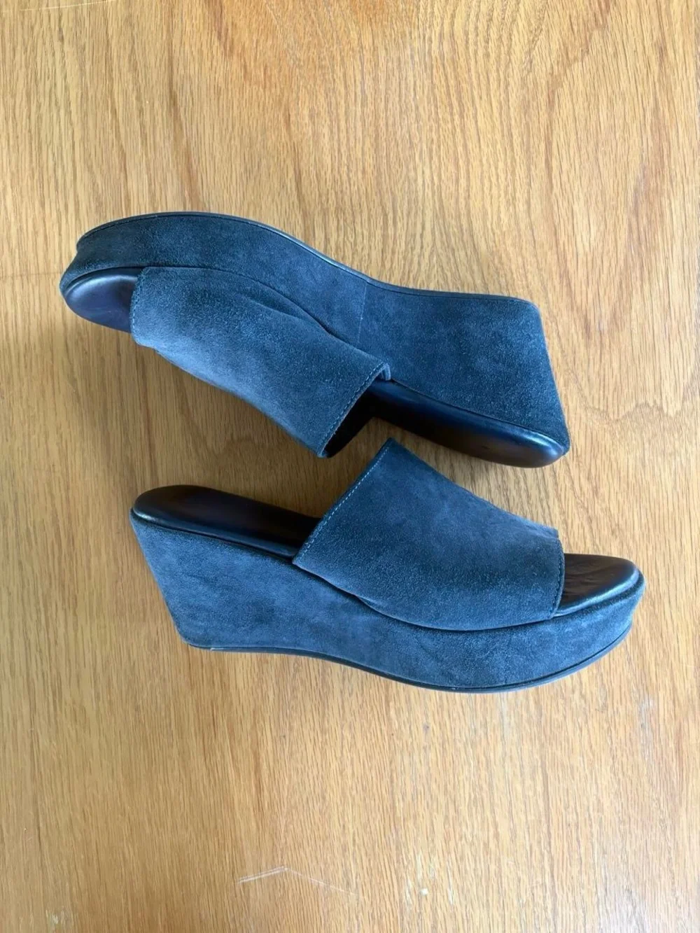 Cordani suede platform